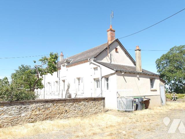 Maison 5 pièces 98 m² · à Châteaumeillant · 98 m² · 112 000 €