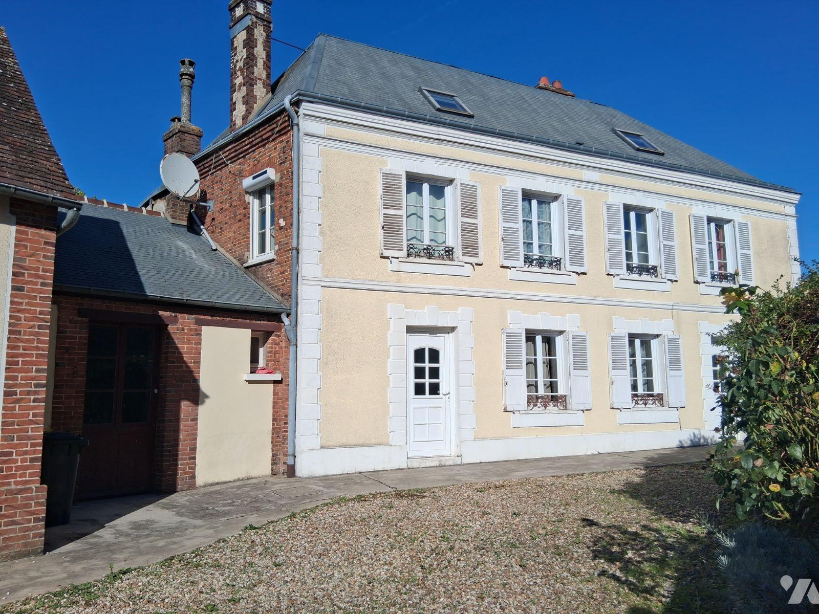 Maison 7 pièces 117 m² · à Mesnils-sur-Iton · 117 m² · 187 000 €