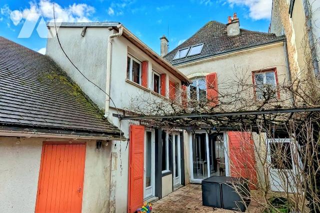Maison 6 pièces 209 m² · à Nogent-le-Rotrou · 209 m² · 335 000 €