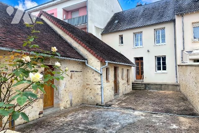 Maison 7 pièces 102 m² · à Nogent-le-Rotrou · 102 m² · 160 000 €