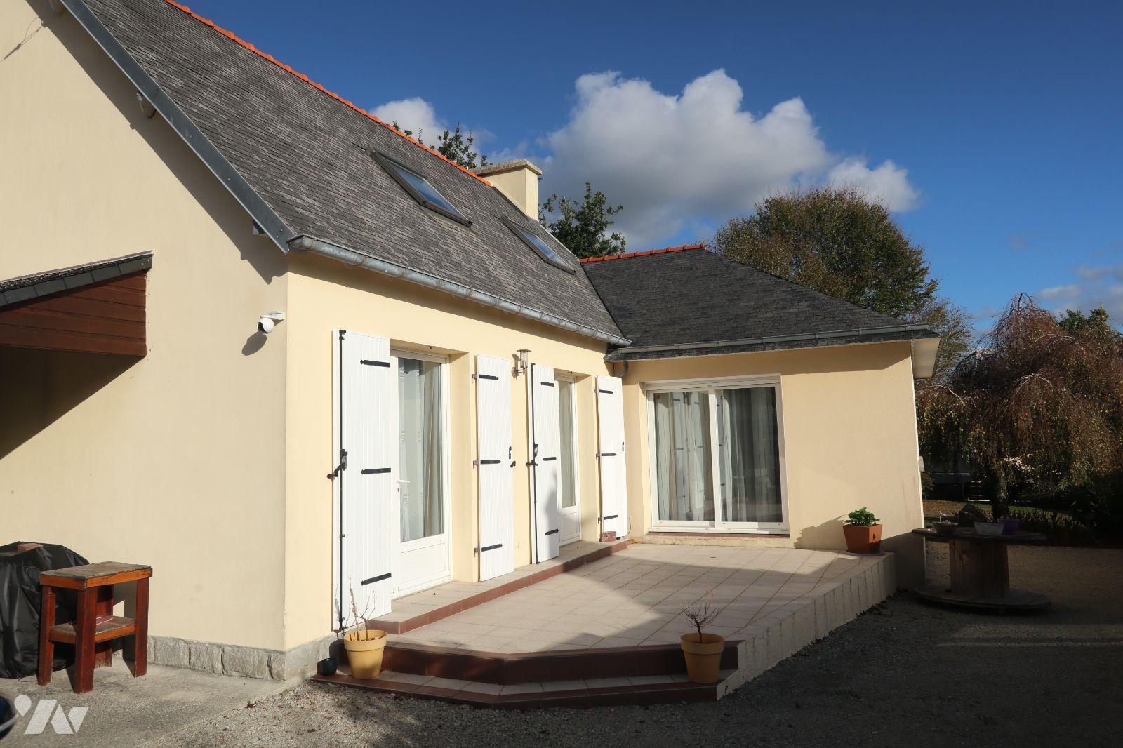 Maison 5 pièces 124 m² · à Hôpital-Camfrout · 124 m² · 270 000 €