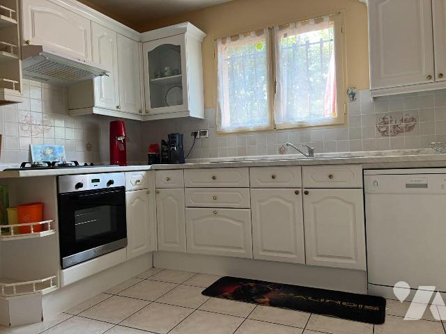 Sale - House/Villa - VILLENAVE D ORNON - 102 m² - 5 rooms - 33020/33020/550