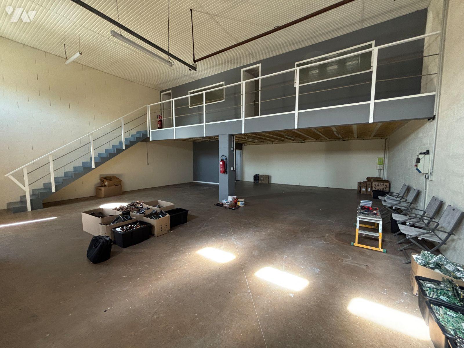 Com 169 m² Parempuyre · 169 m² · 210 000 €