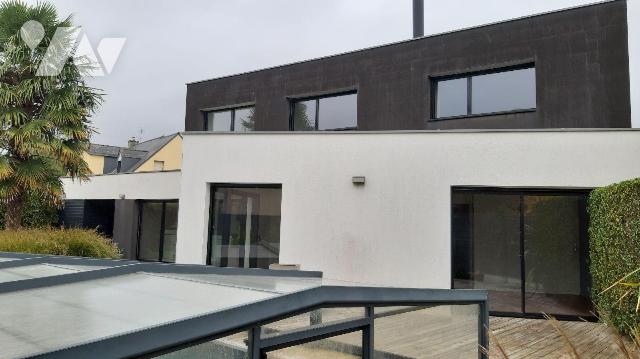 Maison 6 pièces 162 m² · à La Mézière · 162 m² · 580 000 €