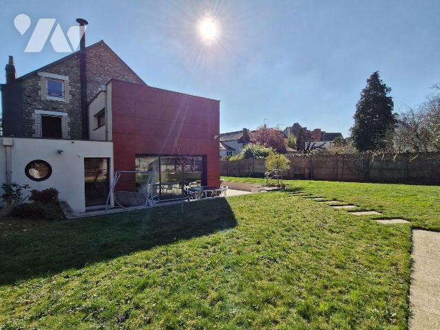 Maison 8 pièces 212 m² · à Cesson-Sévigné · 212 m² · 750 000 €