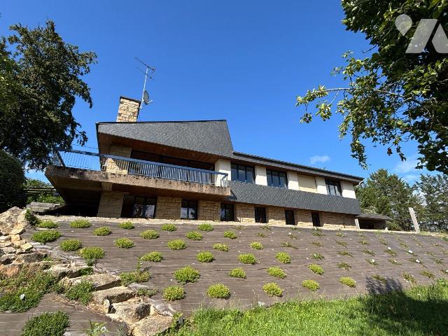 Maison 7 pièces 256 m² · à Fougères · 256 m² · 470 000 €
