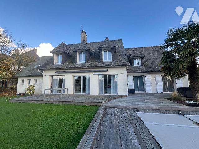 Maison 8 pièces 260 m² · à Fougères · 260 m² · 530 000 €