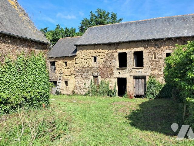 Maison 300m² — Saint-Thual