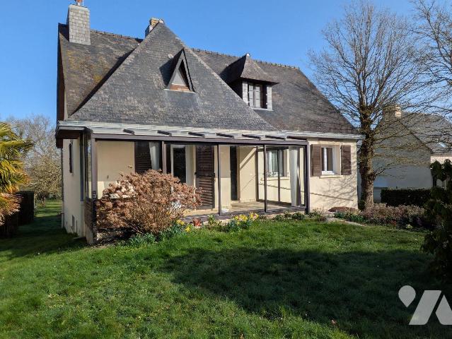 Maison 6 pièces 123 m² · à Bourg-des-Comptes · 123 m² · 260 000 €