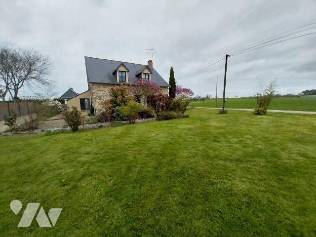 Maison 228m² — Étrelles