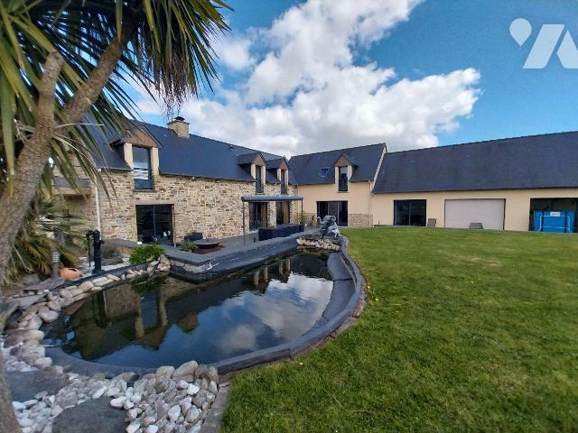 Maison 433m² — Val-d'Izé