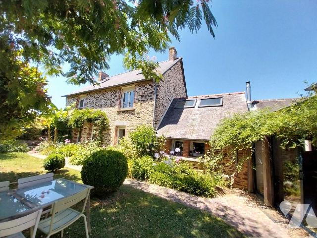 Maison 245m² — Pocé-les-Bois