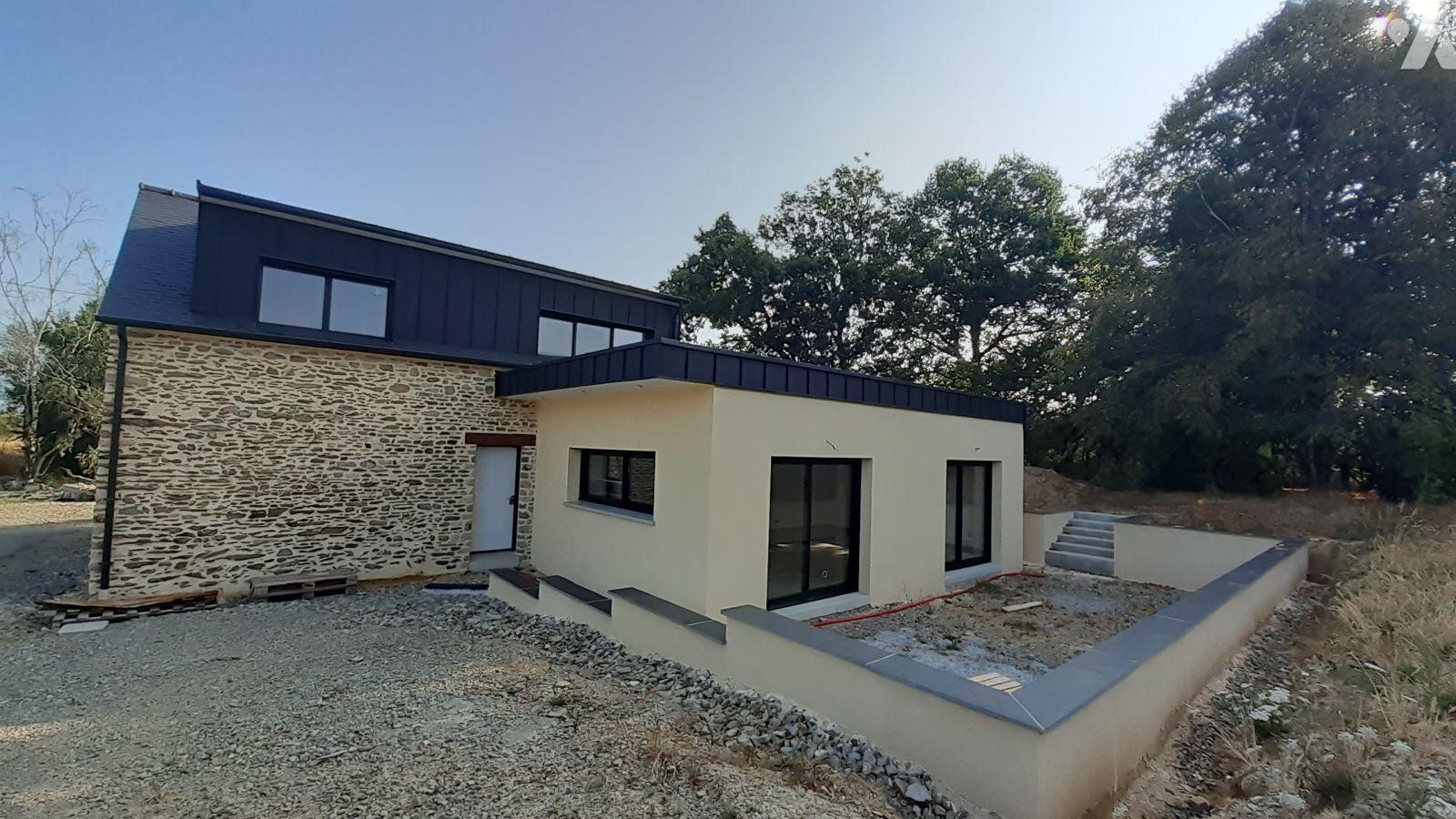 Maison 6 pièces 167 m² · à Domalain · 167 m² · 1 130 €/mois