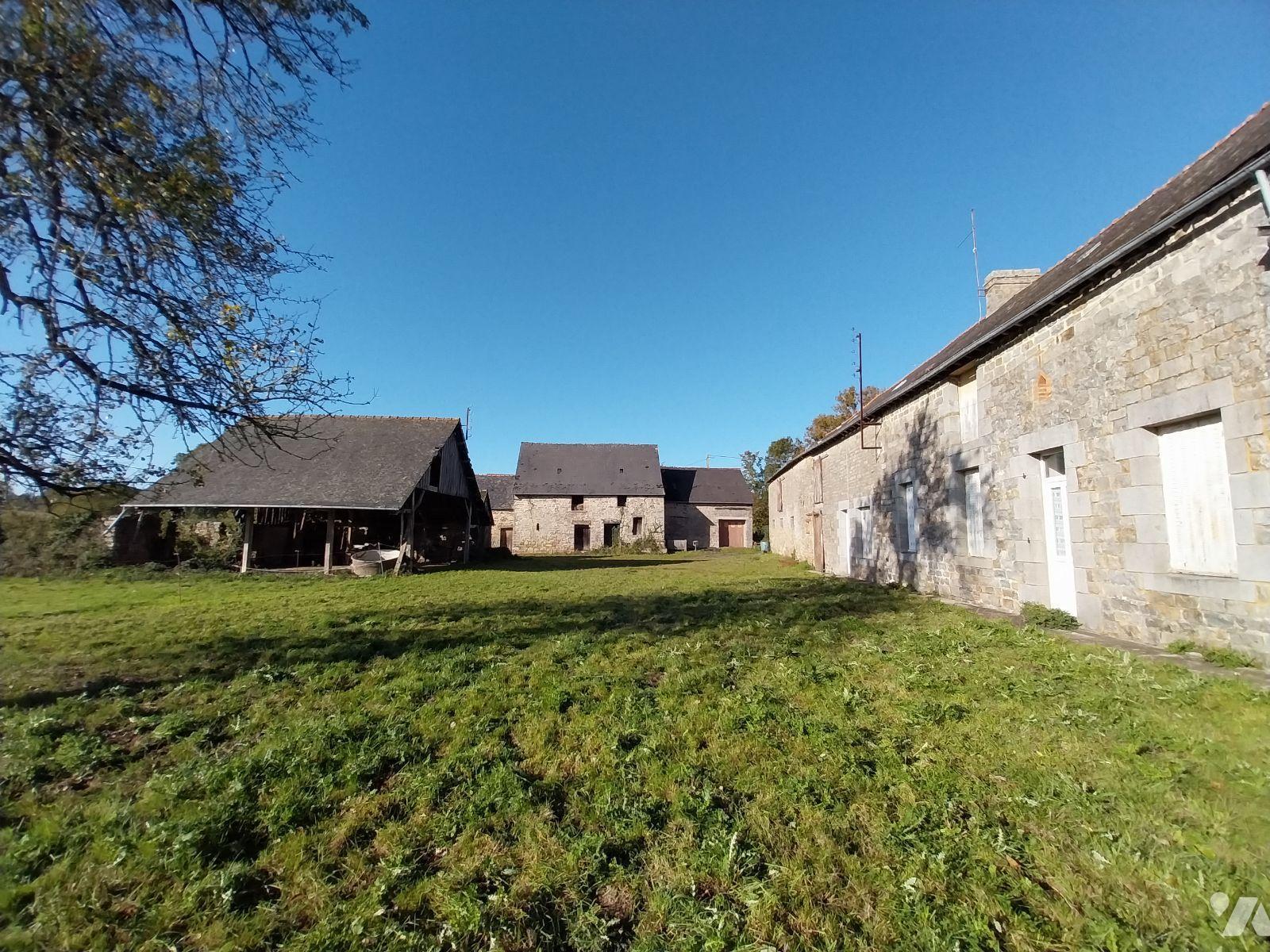 Maison 3 pièces 172 m² · à Mecé · 172 m² · 80 000 €