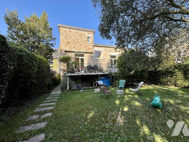 Maison 9 pièces 233 m² · à Rennes · 233 m² · 1 050 000 €