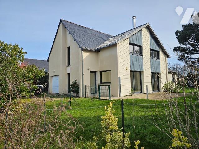 Maison 6 pièces 157 m² · à Saint-Coulomb · 157 m² · 566 500 €
