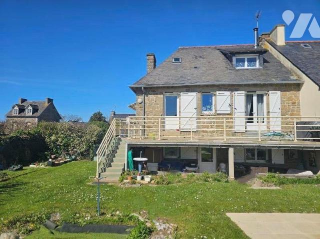 Maison 9 pièces 142 m² · à Saint-Coulomb · 142 m² · 400 000 €