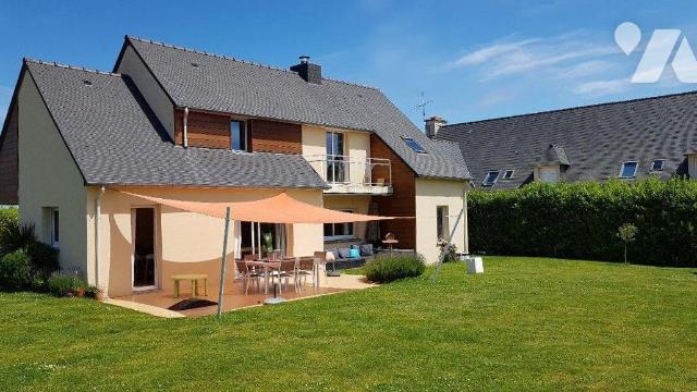 Maison 7 pièces 158 m² · à Saint-Coulomb · 158 m² · 670 000 €