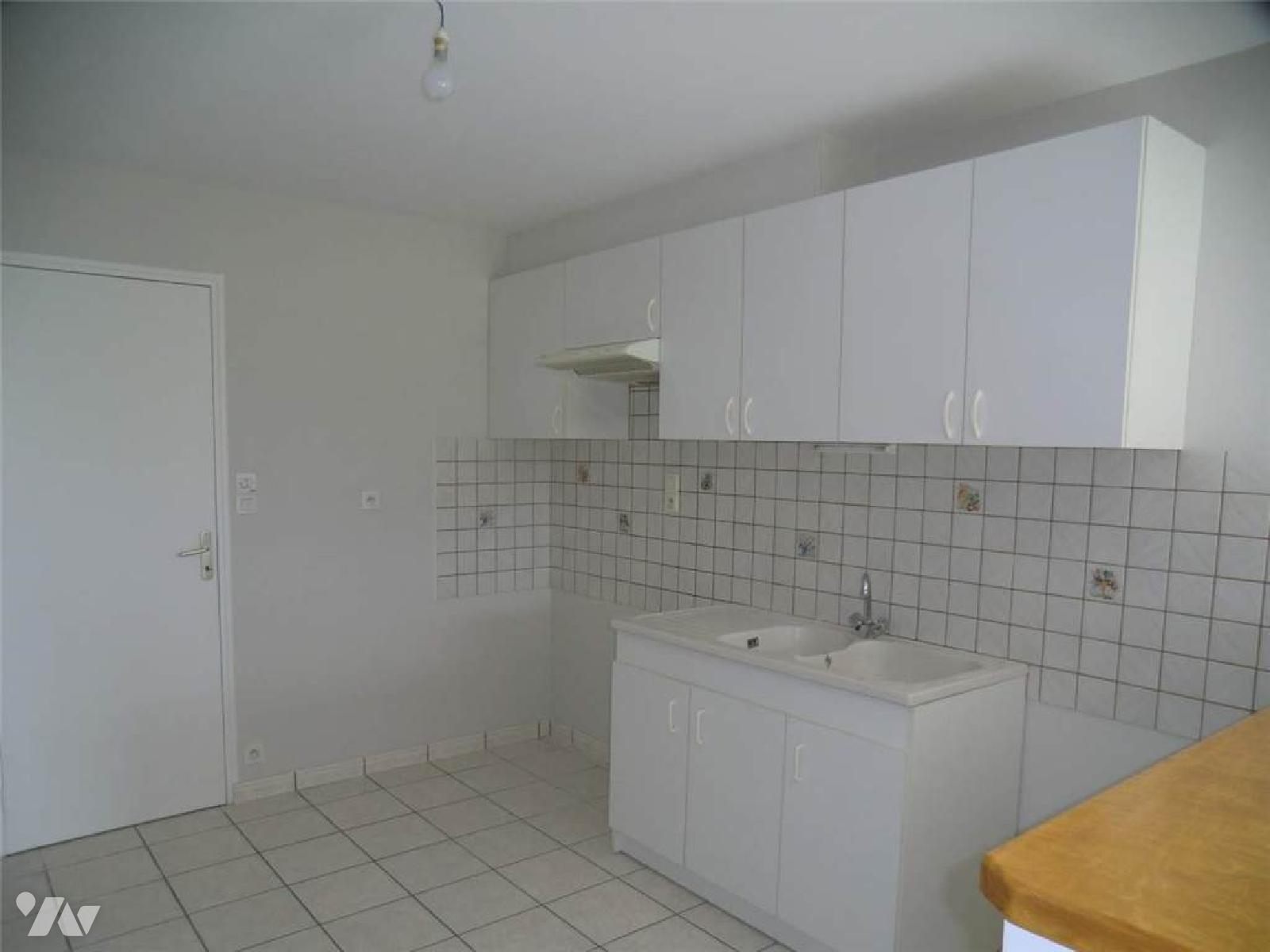 LOCATION maison-ST VINCENT SUR OUST (56)