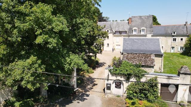 MAI 1100m² — Beaumont-en-Véron