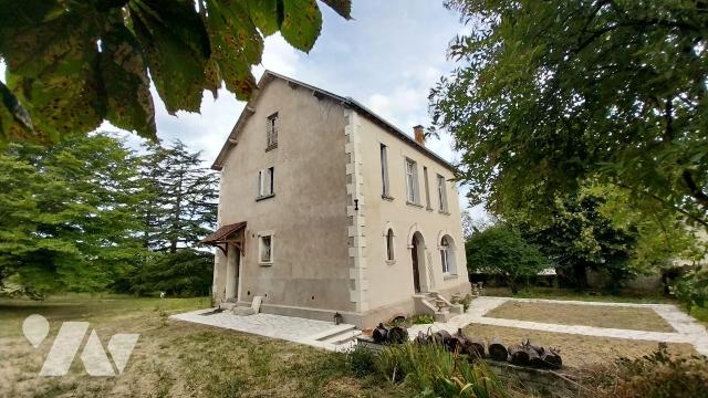 Maison 8 pièces 218 m² · à Huismes · 218 m² · 432 500 €