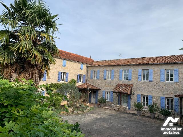 Vente - Maison / villa - LIMOGNE EN QUERCY - 403 m² - 9 pièces - 46028/LI/592