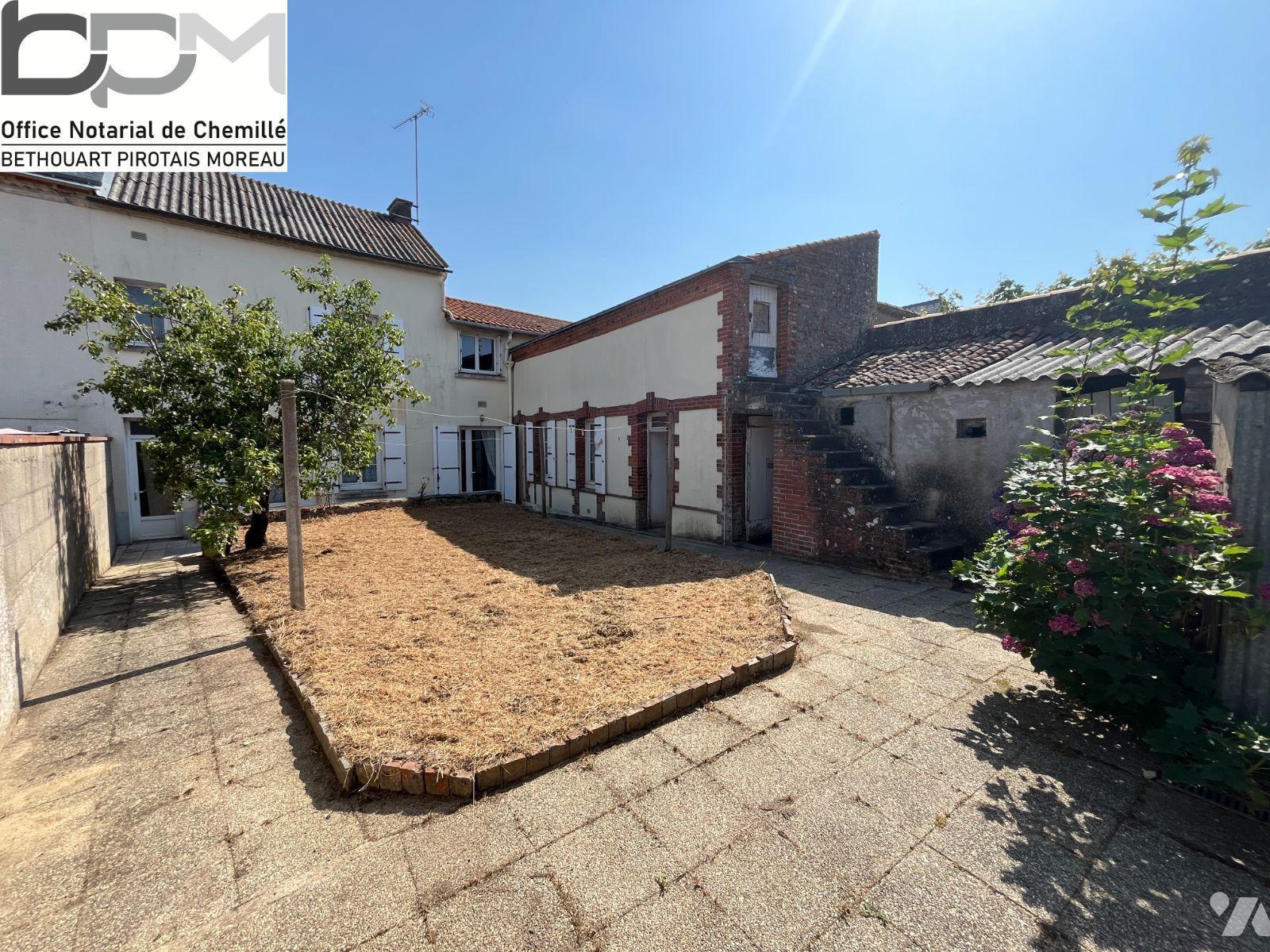 Maison 5 pièces 132 m² · à Chemillé-en-Anjou · 132 m² · 125 000 €