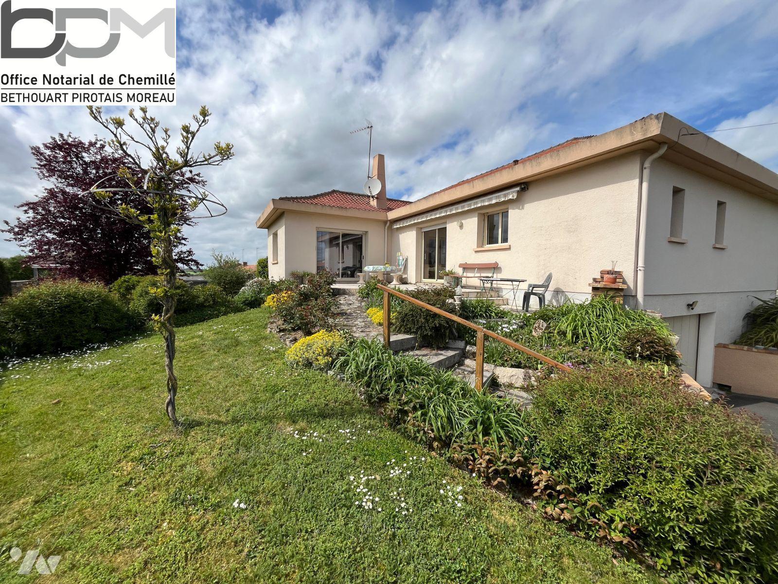 Maison 5 pièces 129 m² · à Chemillé-en-Anjou · 129 m² · 240 000 €