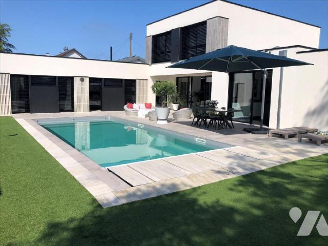 Maison 5 pièces 223 m² · à Agon-Coutainville · 223 m² · 1 200 000 €