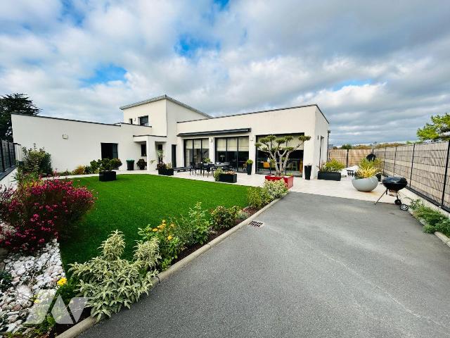 Maison 4 pièces 182 m² · à Agon-Coutainville · 182 m² · 870 000 €