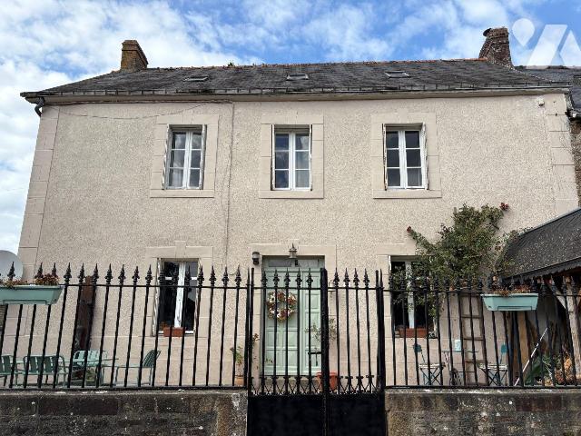 Maison 7 pièces 200 m² · à Couesmes-Vaucé · 200 m² · 220 000 €