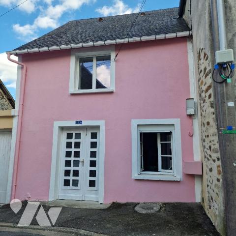 Sale - House/Villa - PRE EN PAIL - 0 m² - 3 rooms - 53061/12725/743
