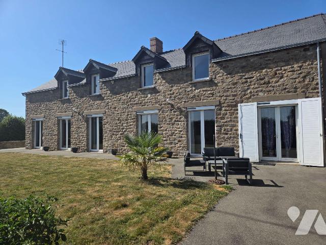 Maison 9 pièces 206 m² · à Aron · 206 m² · 230 000 €
