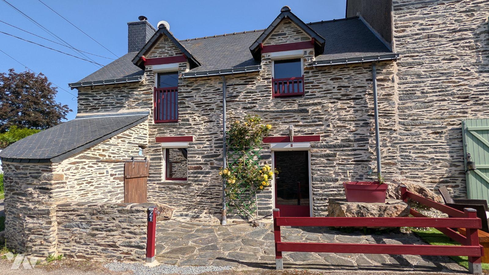 Maison 4 pièces 100 m² · à Les Fougerêts · 100 m² · 240 000 €