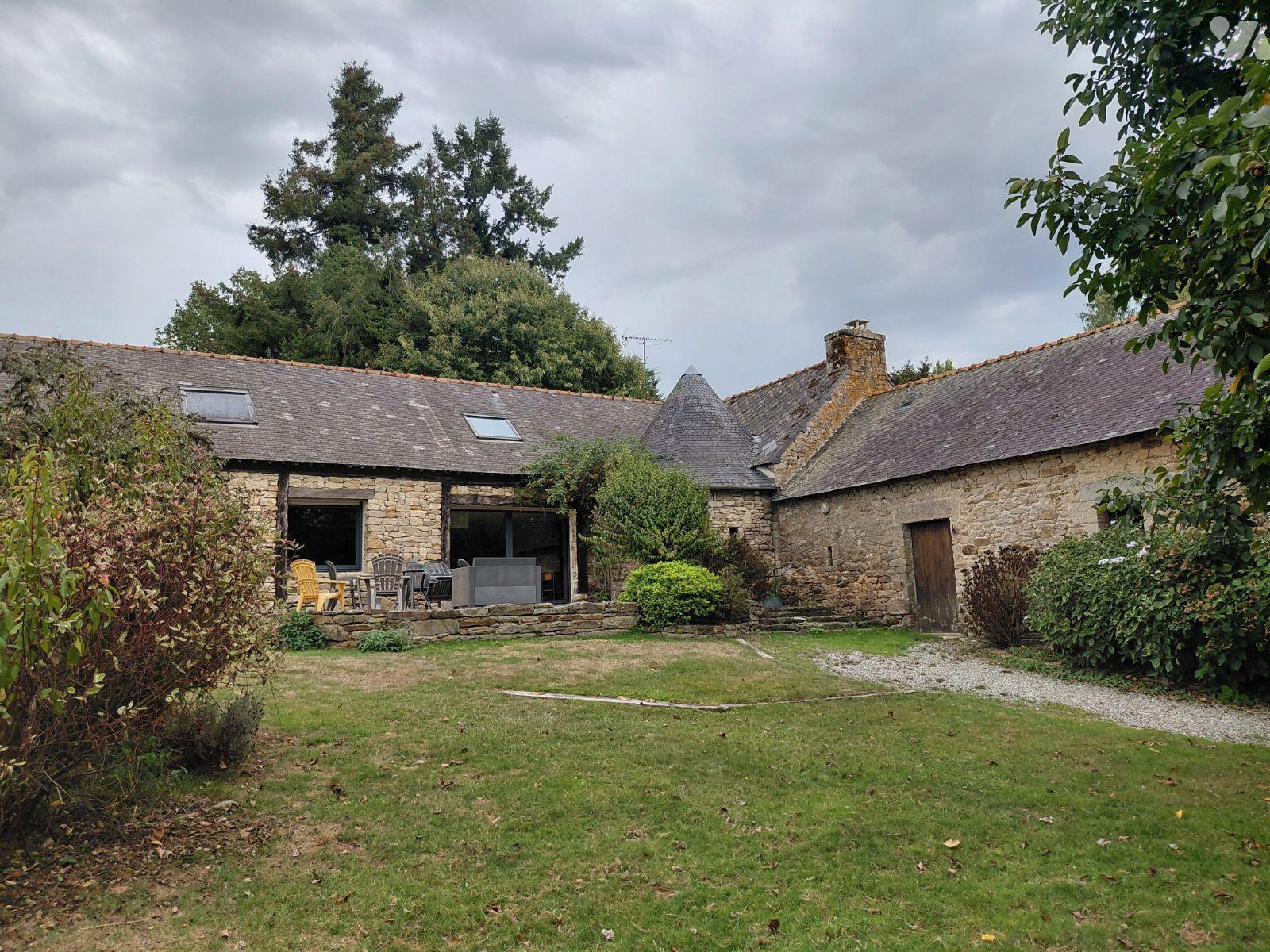 Maison 7 pièces 198 m² · à Cléguérec · 198 m² · 295 000 €