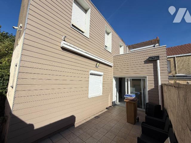 Immeuble 155 m² · à Coudekerque-Branche · 155 m² · 270 000 €