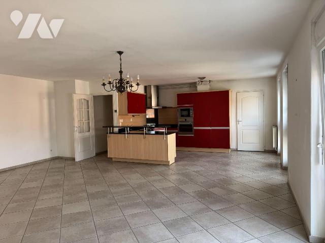 Appartement 3 pièces 91 m² · à Wormhout · 91 m² · 880 €