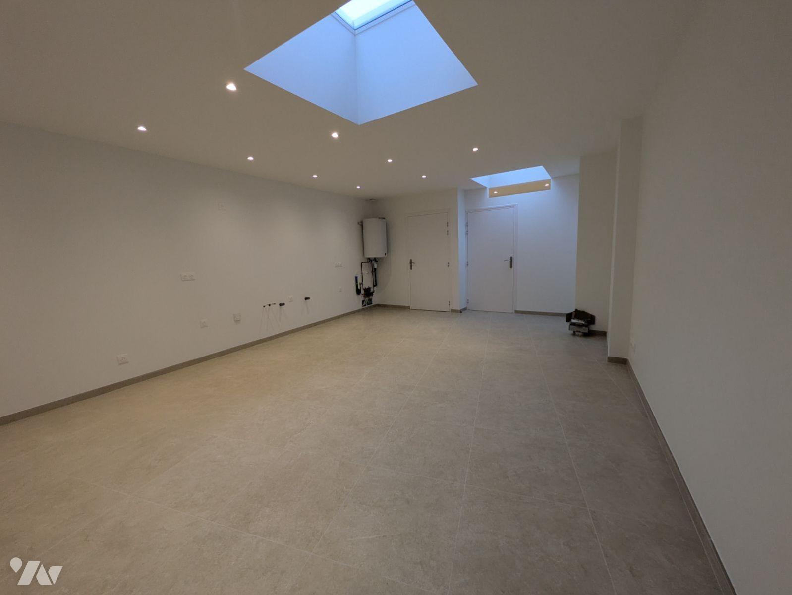 LOCATION fondsCommerce-WORMHOUT (59)