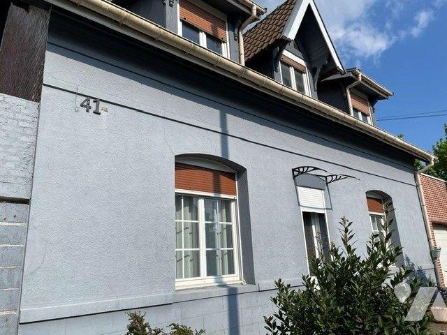 Maison 5 pièces 160 m² · à Sains-en-Gohelle · 160 m² · 180 000 €