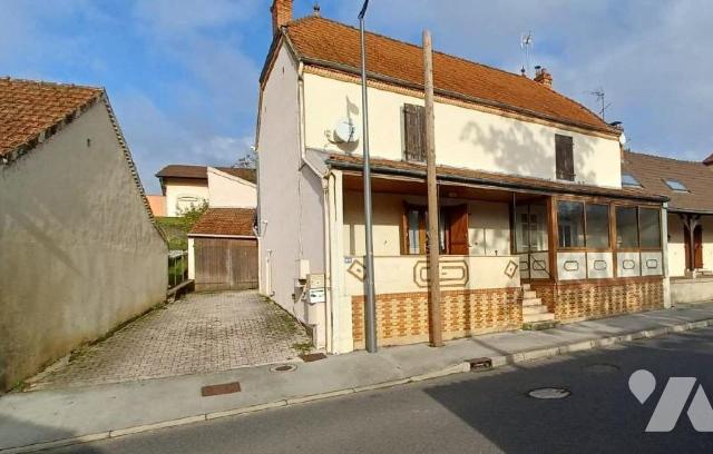 Immeuble 150 m² · à Branges · 150 m² · 125 000 €