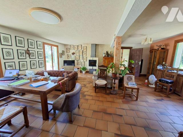 Maison 223m² — Louplande