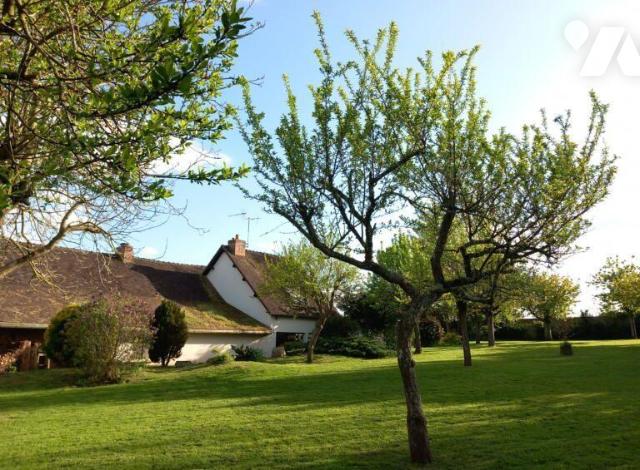 Maison 10 pièces 204 m² · à Aigné · 204 m² · 330 000 €