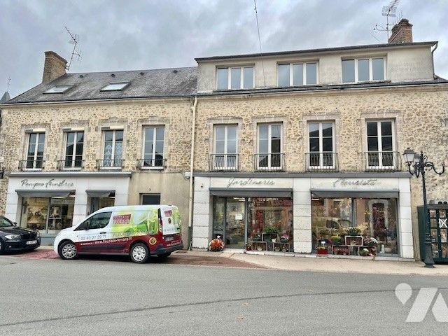 Immeuble 438 m² · à Marolles-les-Braults · 438 m² · 235 000 €