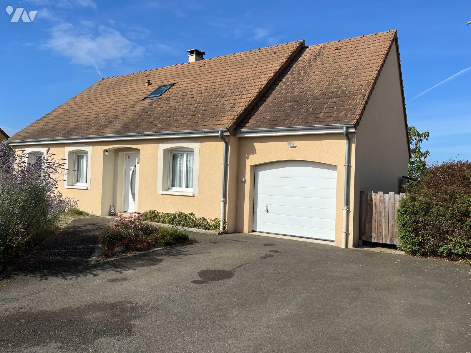 Maison 6 pièces 134 m² · à Joué-l'Abbé · 134 m² · 243 000 €