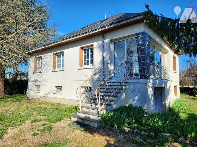 Maison 7 pièces 136 m² · à Crosmières · 136 m² · 180 000 €