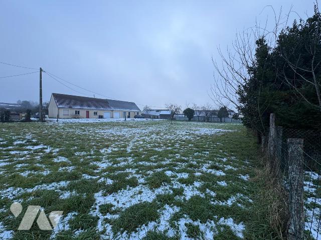 Terrain 1421 m² · à Mansigné · 1 421 m² · 30 000 €