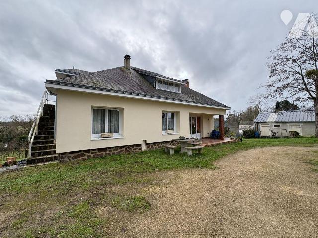 Maison 6 pièces 86 m² · à Luché-Pringé · 86 m² · 250 000 €