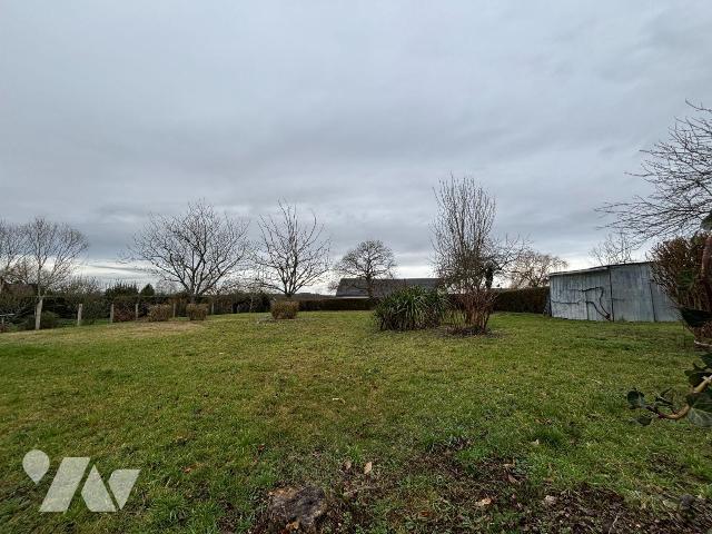 Terrain 932 m² · à Neufchâtel-en-Saosnois · 932 m² · 32 700 €