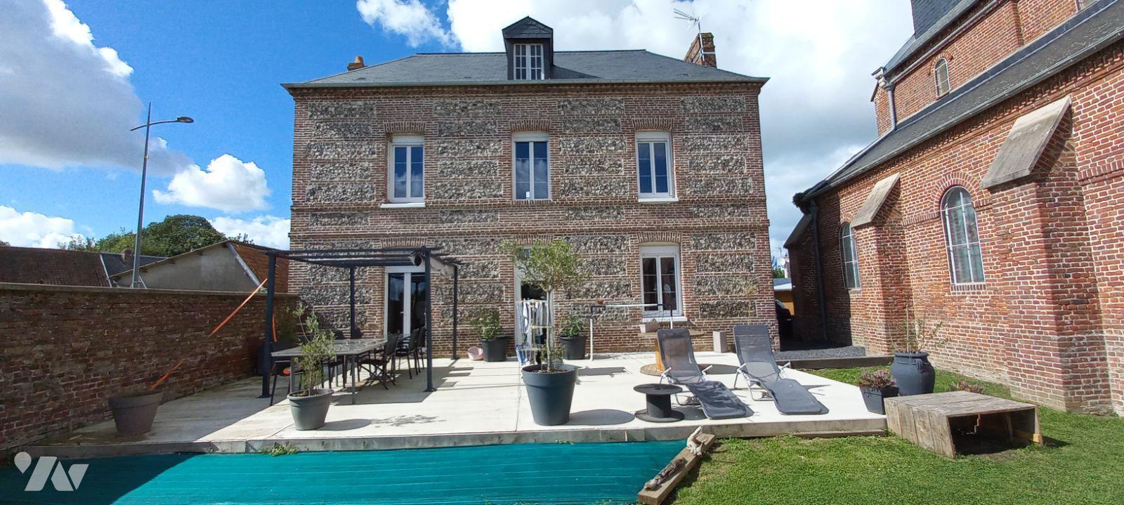 Maison 6 pièces 157 m² · à Étalondes · 157 m² · 299 000 €