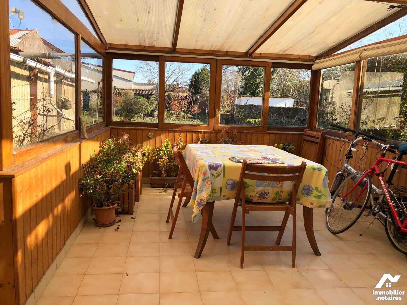 Maison à Vendre Chez Les Notaires à Nueil Les aubiers Maison / villa à A vendre 6 pièces (116 m²) - NUEIL LES AUBIERS 79250 - 74  900 €